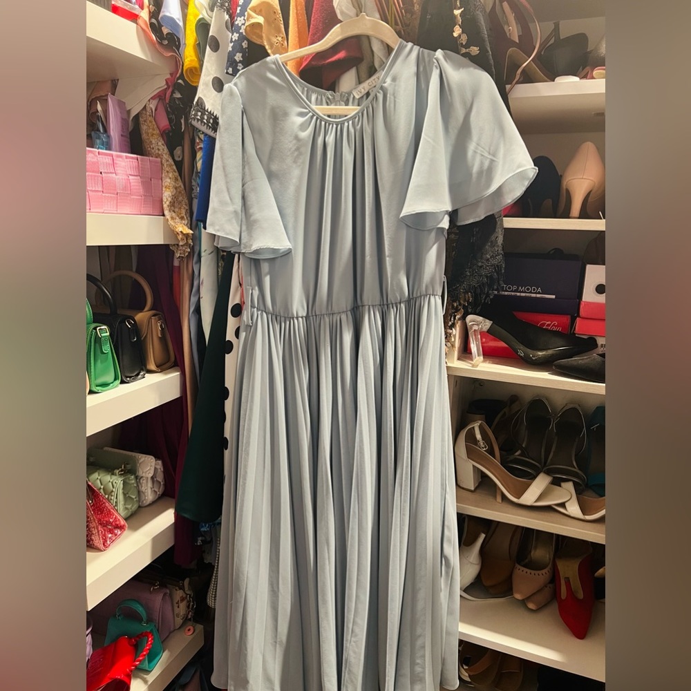 Baby blue ivy city dress size large with elastic in the waist